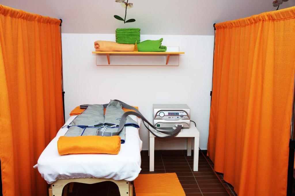 Třebíz Hotel Pod Sluncem מראה חיצוני תמונה